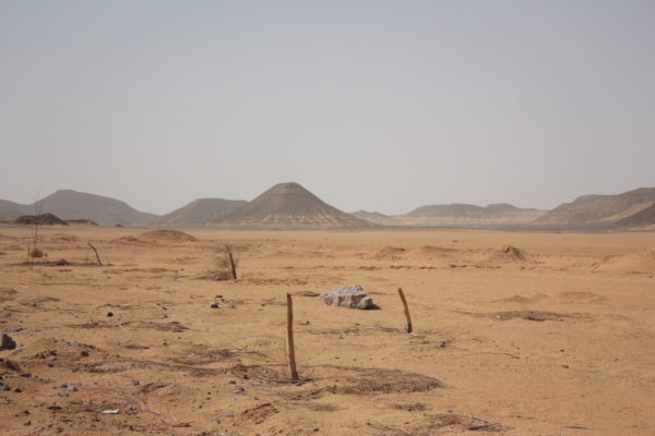 mystery_of_the_nubian_pyramids_landscape_Nubian_desert