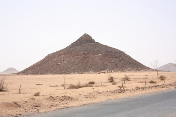 mystery_of_the_nubian_pyramids_natural_pyramid