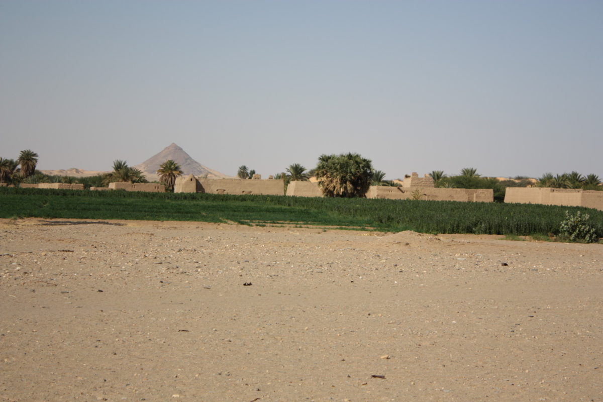 mystery_of_nubian_pyramids_landscape_sudan