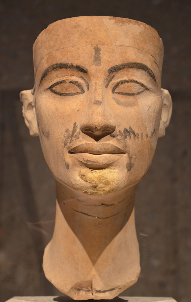 African Queens: The famous portrait of Nefertiti | Kemet Expert