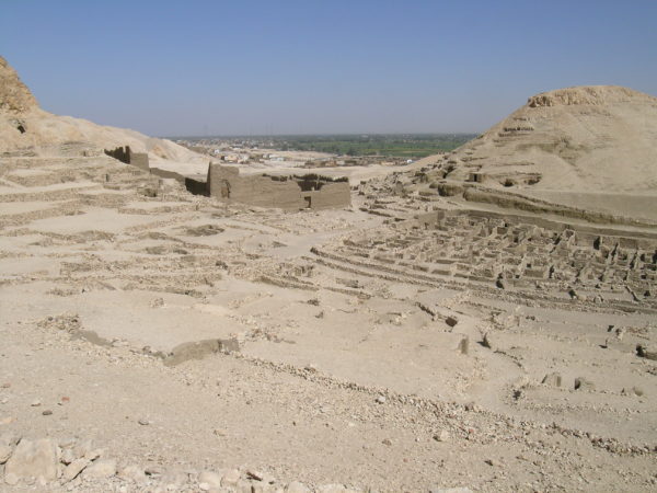 northern-end-of-village-with-ramesseum
